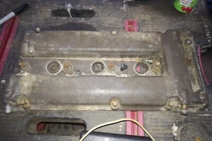 Mitsubishi GTO 3000GT Rear rocker / cam / cover - Picture 1 of 5