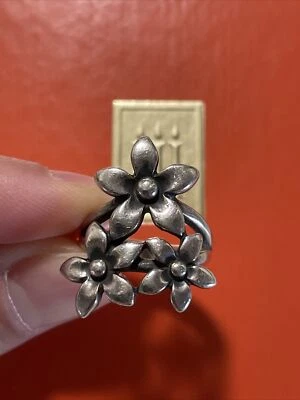 JAMES AVERY TRIPLE 3 RAMO MARGARITA FLORES RAMO ANILLO PLATA ESTERLINA RETIRADO Foto 1 de 4