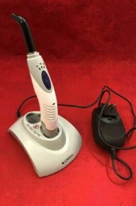 KERR Demi Plus Dental Curing Light 921638 w/Charging Dock 921640 - Picture 1 of 1