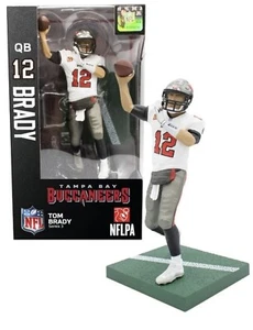 TOM BRADY Tampa Bay Buccaneers - Imports Dragon NFL Series 3 Figure NEW - Picture 1 of 4