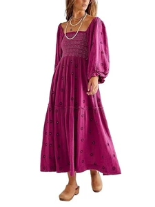 Free People Maxikleid Dahlie bestickt hauchdünn gesmokt Blumen Himbeere Medium - Bild 1 von 9