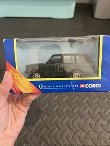 CORGI Classics Diecast Green Land Rover TY82802 Model Rear Opening Door Boxed - Picture 1 of 3