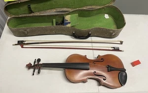 Vintage Stradivarius Copy Violin Made in Czechoslovakia with 2 Bows And Parts - Picture 1 of 5