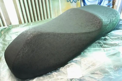 Vespa GTS 125 250 300 (07-14) Doppelsitzer Sitzbank Marmoriert 62110200F Seat - Bild 1 von 4