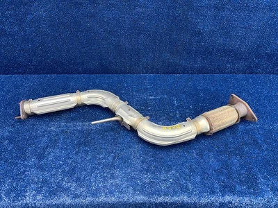 Sistema de escape Infiniti Q50 2014-2017 2,0 L tubo descendente delantero OEM Foto 1 de 4