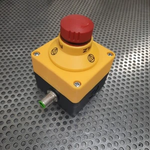 PILZ 400453 SET1S-5NS PIT E-Stop Pushbutton & Contact Block - Picture 1 of 3