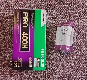 Fujifilm Pro 400H 120 Medium Format 2/22 FREEZER STORED 1x roll - Picture 1 of 4