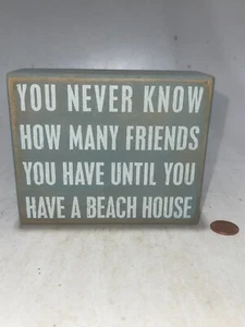Letrero de caja de decoración Primitives By Kathy "Friends You Have...Beach House", 4" x 5" - Imagen 1 de 2
