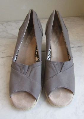 Zapatos de salón Toms gris textil cuña 3,5" cuerda tacón plataforma sin cordones para mujer 8,5 M Foto 1 de 4