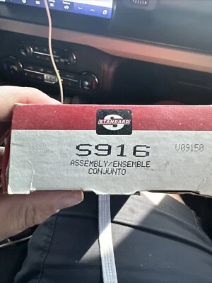 Standard S916 Power Window Motor Connector - Image 1 of 2