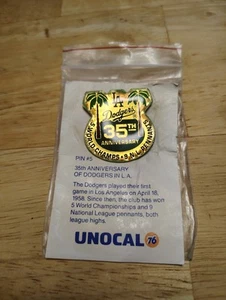Los Angeles Dodgers Unocal 76 Lapel Pin #5 WORLD CHAMPIONSHIPS 9 NL PENNANTS - Picture 1 of 4