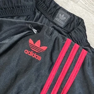 Pantalones Cortos de Baloncesto Sueltos Adidas De Colección Y2K Negros Rojos DESLUMBRANTES Brillantes Sedosos Para Hombres 3XL - Imagen 1 de 18