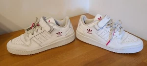 Taglia uk 6 - Adidas Forum basse bianche rosa shock con cinturino - Foto 1 di 5