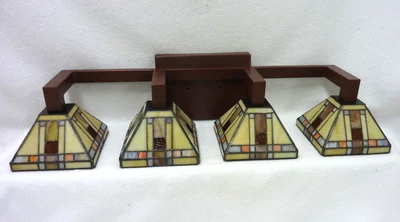 KITCHLER LIGHT FIXTURE 4 LAMP WALL SCONCE TIFFANY STYLE STAINED GLASS IN BOX - Image 1 of 4