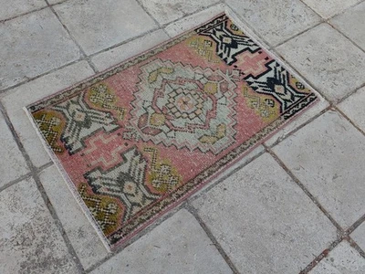 Rose Pink Oushak Rug 2.7x1.7 ft – Hand-Knotted Wool Medallion - Image 1 of 4