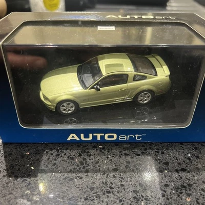 FORD MUSTANG GT 2005 LIGHT GREEN METAL AUTOART # 52761 1/43 NEW VERT METALLIC - Image 1 of 4