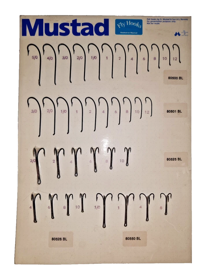 Mustad Norway Musterkarte 36Fliegenhaken orig nagelneu Fliegenfischen Flyfishing - Bild 1 von 1