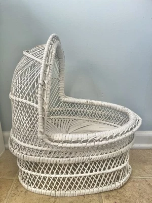 De colección Blanco Mimbre Ratán Babydoll Moisés Tejido a Mano Finales de los 60’s Boho Cottagecore Foto 1 de 4