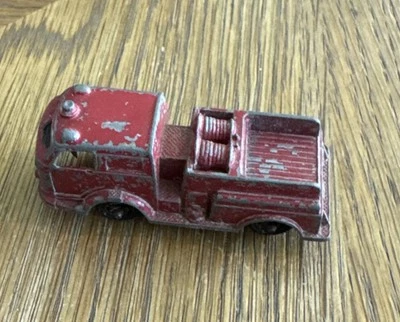 Vintage Tootsie Toy Pumper Fire Truck Chicago Red , Made In USA Good Condition - Image 1 of 4