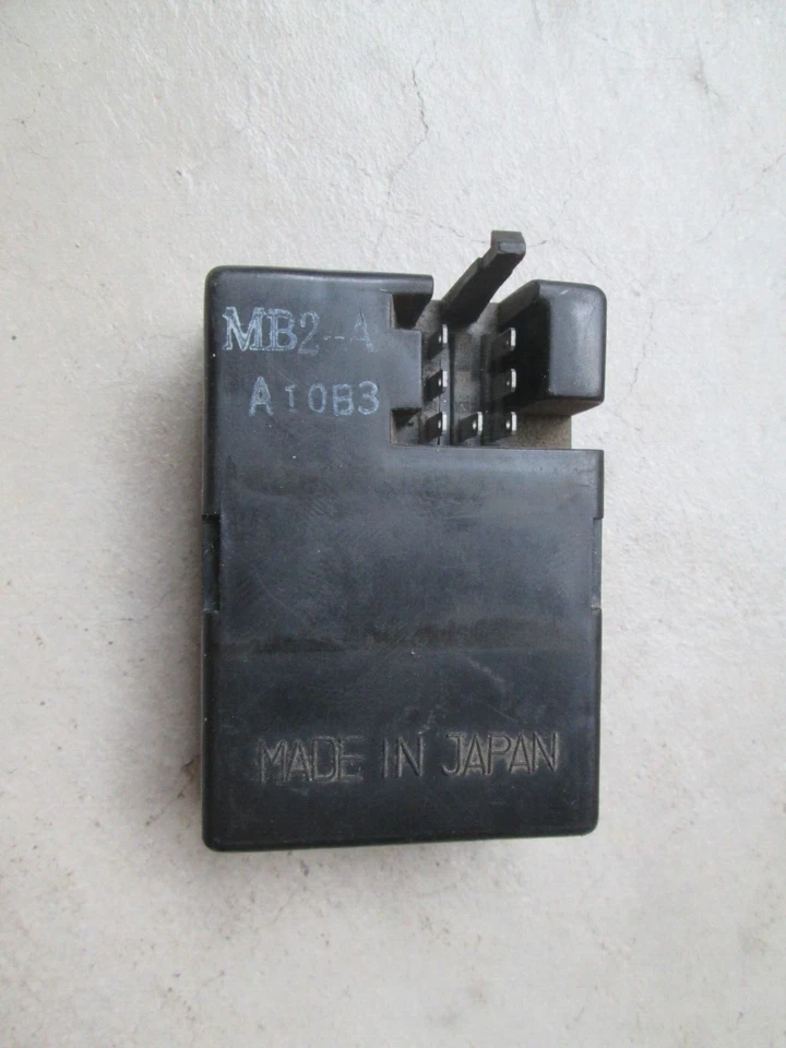 SENSOR DE PARADA/LUZ TRASERA HONDA VF500C/700C/V750C MAGNA CB700SC 35550-MB2-771 Foto 1 de 4