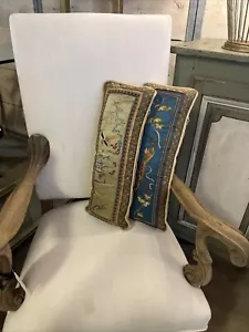 Chinoiserie Vogel Blumen botanisch bestickt Seidenkissen als Paar verkauft - Bild 1 von 21