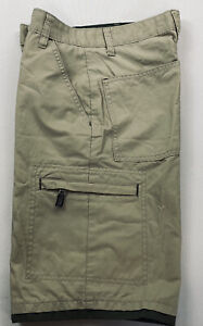 Levis Boys Silvertab Khaki Cargo Style Shorts Green trim on each leg Zip Pockets