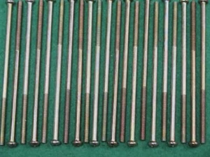200 KREUZSCHLITZ KLEIN RUND PAN HEAD 4mm-70 3-3/4 MASCHINENGEWINDESCHRAUBEN VERZINKT - Bild 1 von 1
