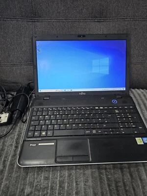 H1730 Fujitsu Siemens A512 Core i3 500GB Hdd 4GB RAM Win 10 HDMI 15.6" Laptop - Image 1 of 4