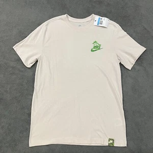 NUEVO CON ETIQUETAS Camiseta Nike Slow Your Sole Gráfica en Beige Camisa Informal Para Hombre Talla M - Imagen 1 de 7