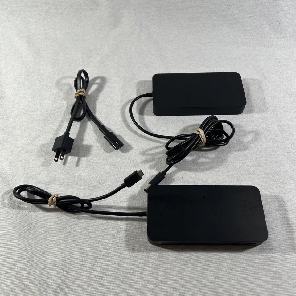 Microsoft 2049 Thunderbolt 4 Surface Dock con fuente de alimentación 2055 165W Foto 1 de 4