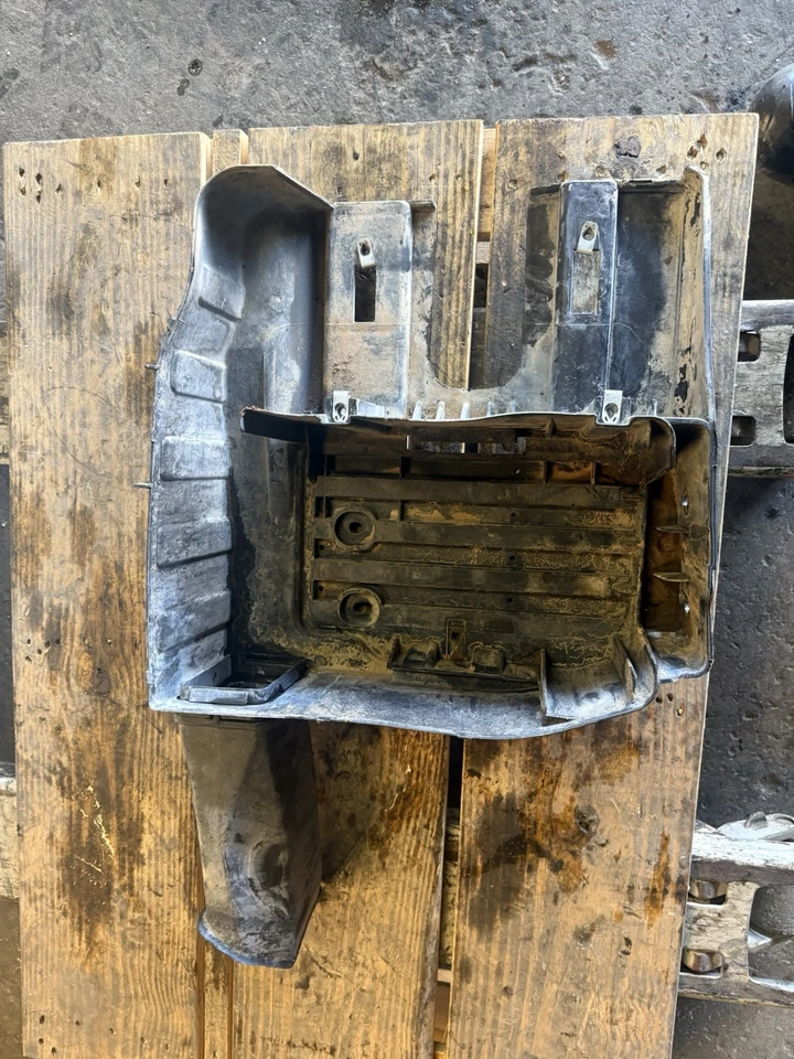 99-02 Ford F250 F350 7.3 7.3L LH Driver Battery Tray Intake - Image 1 of 4