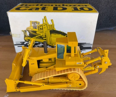 Caterpillar D10 Dozer 1:50 scale Diecast by Conrad made in Germany - Image 1 of 4