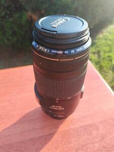 Near Mint Canon EF 70-300mm f/4-5.6 IS USM Telephoto Zoom Lens
