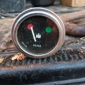 VINTAGE IH FILTER GUAGE $389871897 - HARD TO FIND - Picture 1 of 3