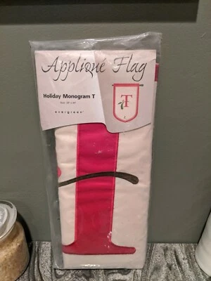 FRONTGATE EVERGREEN HOLLY HOLIDAY MONOGRAM APPLIQUE BANNER FLAG 28" x 44"  $50 Foto 1 de 3