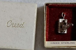 vintage - Rare - charm sterling Creed - 1960's - Picture 1 of 5