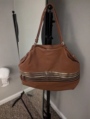 Monederos Big Buddha apenas usados (dos), ¡marrones y beige!!   Foto 1 de 4