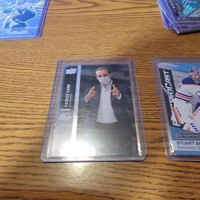 Serie 2 de cubierta superior 2021-22 - Patrick Kane #292 variaciones de fotos Foto 1 de 2