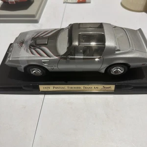 Road Signature 1/18 1979 Pontiac Firebird Trans Am 10th Anniversary Diecast 1:18 - Picture 1 of 17