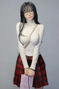 Kit statuine in resina 1/6 torte-slashed ragazza garage resina model kit - Foto 1 di 8