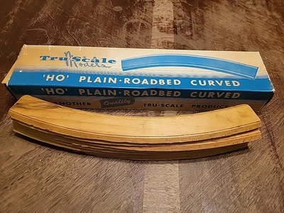 Tru-Scale Models Ho Plain Road Bed Curved 8 Sections NOS - Image 1 of 4
