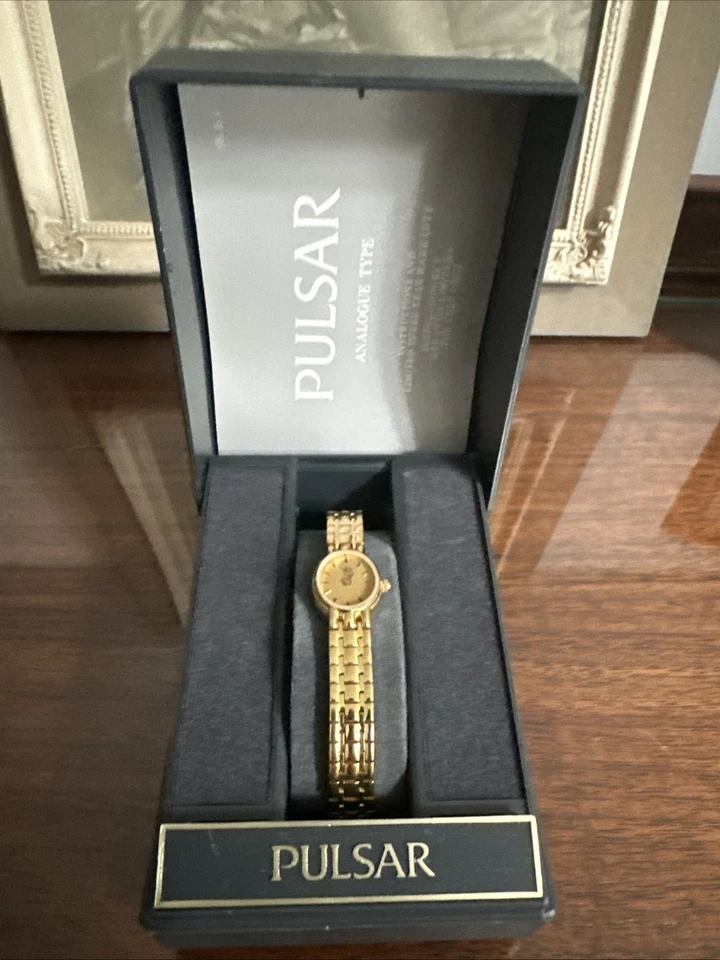 Pulsar Pierre Jacquard Es-a01 Ladies Quartz Wrist Watch