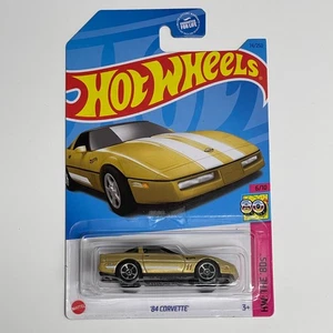 Hot Wheels ’84 Corvette – HW: The ’80s 6/10 – Gold/White Stripes 2021 - Picture 1 of 3