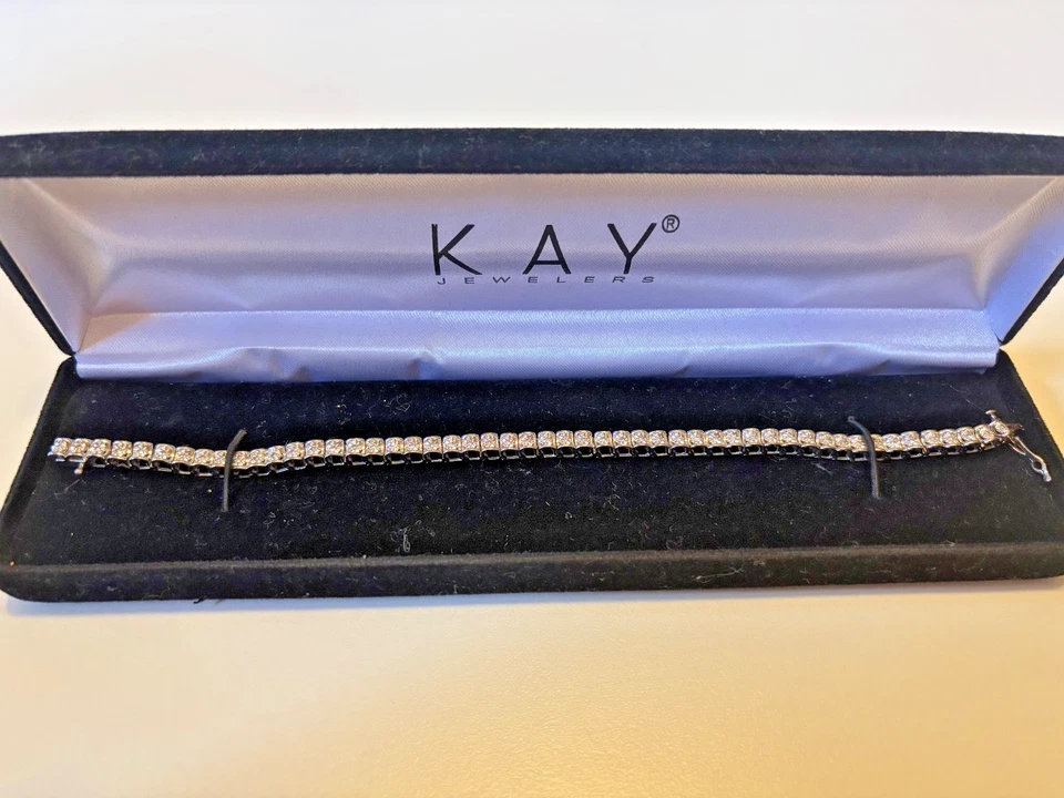 Pulsera tenis plata 0.2ct tw para muñeca pequeña viene con caja Foto 1 de 1