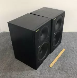 Mackie HR824 Active High Resolution Studio Speaker Monitor Pair Pro Audio - Picture 1 of 9