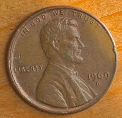 1969 D Lincoln Wheat Memorial Penny Off Border Mint Error ,Toned - Image 1 of 2