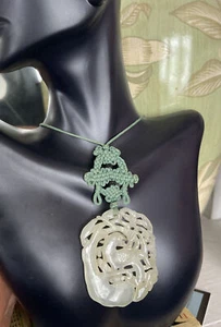 Rare Estate Jade Bird Necklace Heavily Carved Pierced OLD 20 Grams - Picture 1 of 8