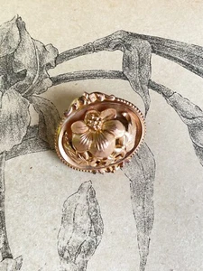 Charmante broche ancienne en métal doré - décor de fleurs - Picture 1 of 2