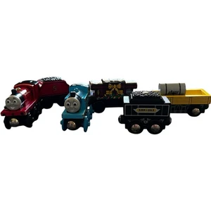 Thomas The Tank Engine Lot Festive Thomas mit Begleitwagen sprechender James mit Tender etc. - Bild 1 von 14