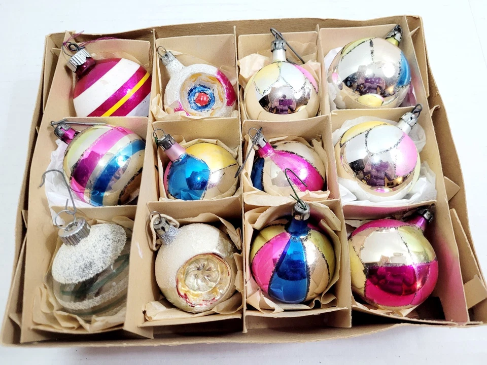 Lote de 12 piezas pequeños adornos de vidrio mercurio Brite brillante Polonia y Navidad años 50 de colección  Foto 1 de 4